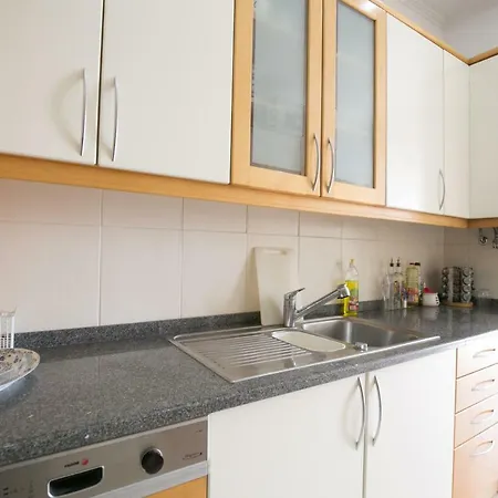 Homestay szállás Rua Luciano Cordeiro Bhuiyan Family Host Lisboa