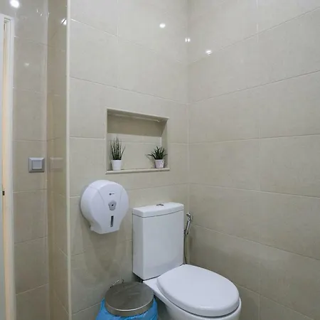 Rua Luciano Cordeiro Bhuiyan Family Host *