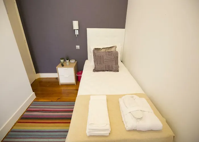 Rua Luciano Cordeiro Bhuiyan Family Host *