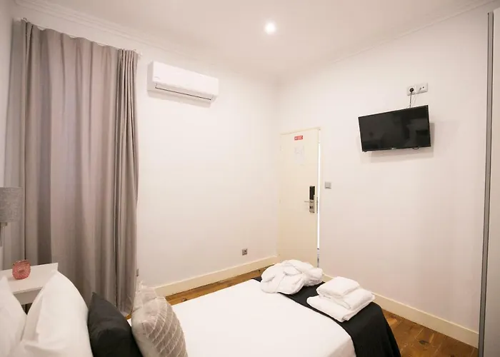 Rua Luciano Cordeiro Bhuiyan Family Host منزل للإقامة *