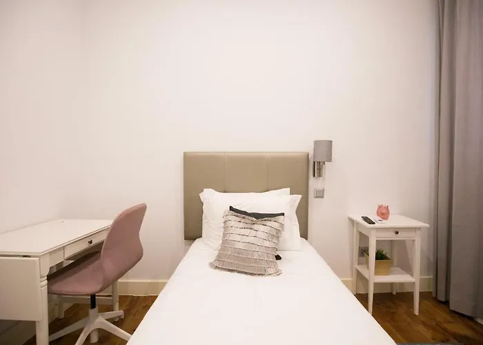 Rua Luciano Cordeiro Bhuiyan Family Host منزل للإقامة *