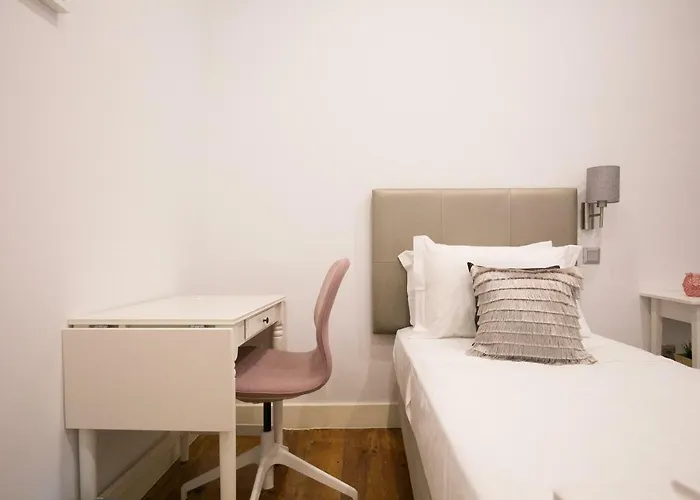 Rua Luciano Cordeiro Bhuiyan Family Host