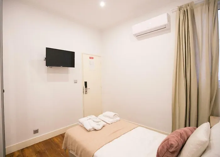 Rua Luciano Cordeiro Bhuiyan Family Host Lisboa