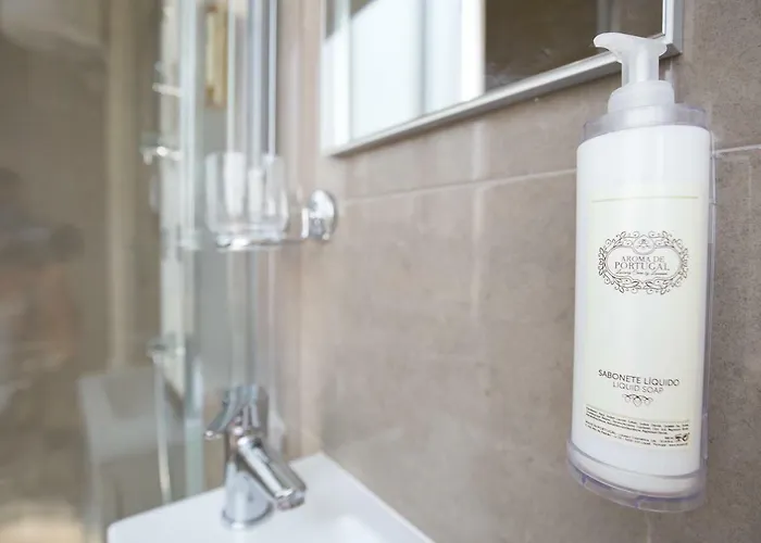 Rua Luciano Cordeiro Bhuiyan Family Host *