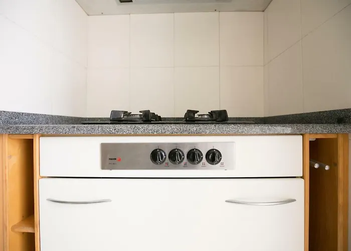 Rua Luciano Cordeiro Bhuiyan Family Host