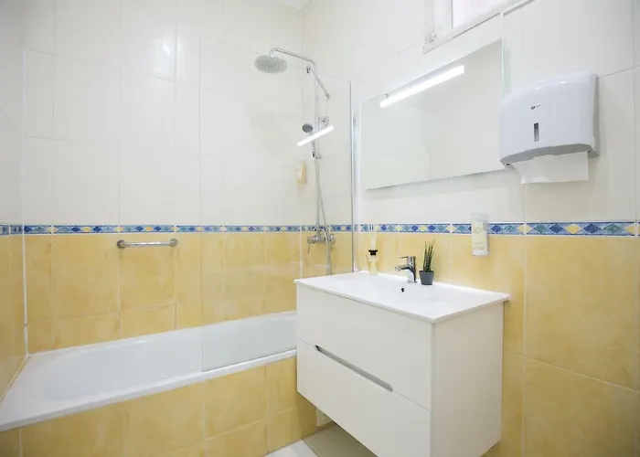 Rua Luciano Cordeiro Bhuiyan Family Host Lisboa