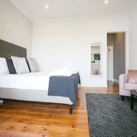 Rua Luciano Cordeiro Bhuiyan Family Host *