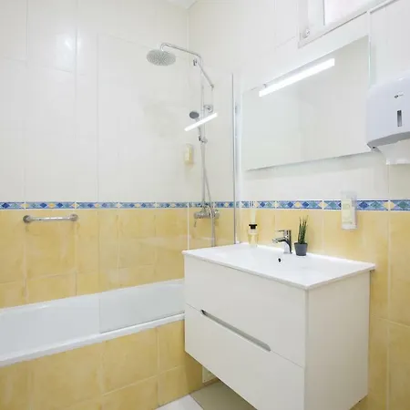 Rua Luciano Cordeiro Bhuiyan Family Host ליסבון